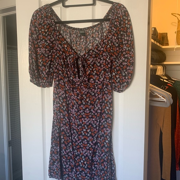 Floral puff sleeve mini dress - Picture 6 of 7